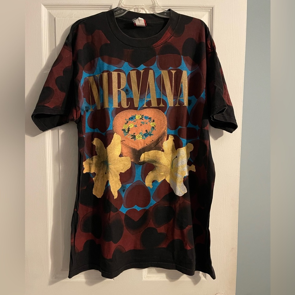 Vintage Nirvana Heart Shaped Box T-shirt